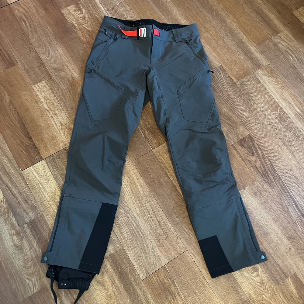 Bontrager Men’s Soft Shell Cycling Pants Medium